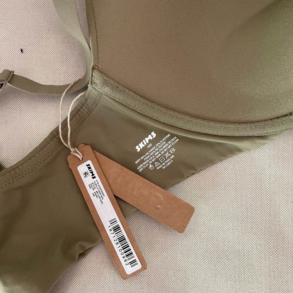 SKIMS Fits Everybody Push Up Bra 40D - Picture 2 of 3